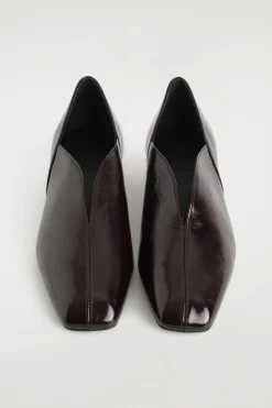 ANGULAR LEATHER HEELED BALLET FLATS