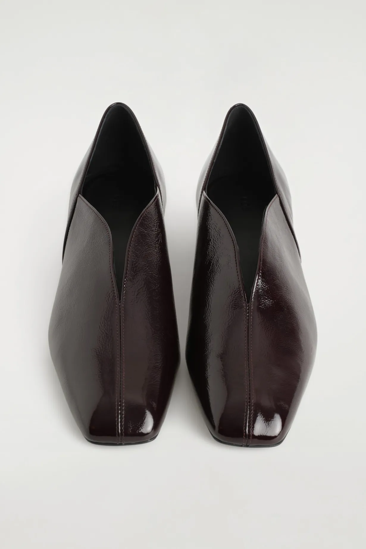 ANGULAR LEATHER HEELED BALLET FLATS
