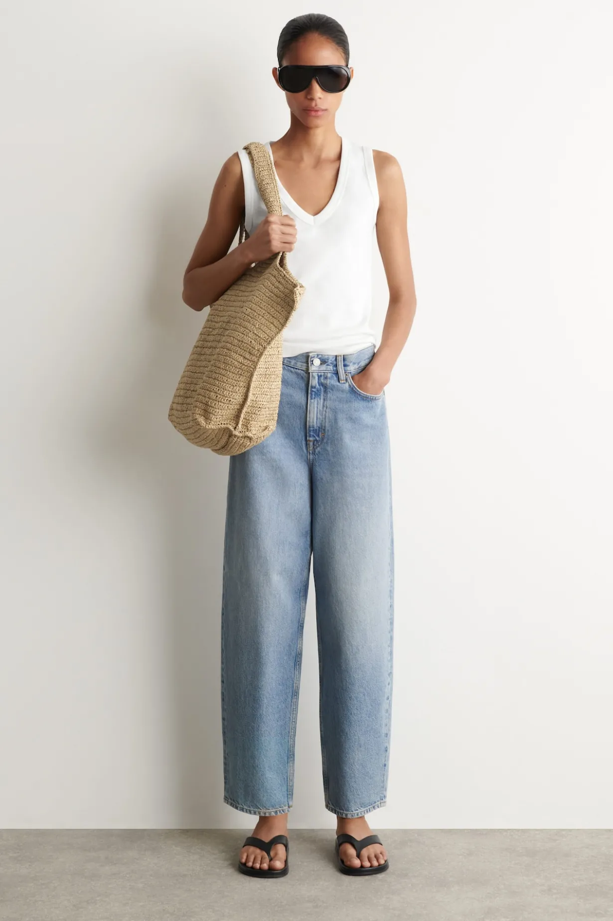 ARCH TAPERED JEANS