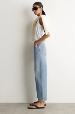 ARCH TAPERED JEANS
