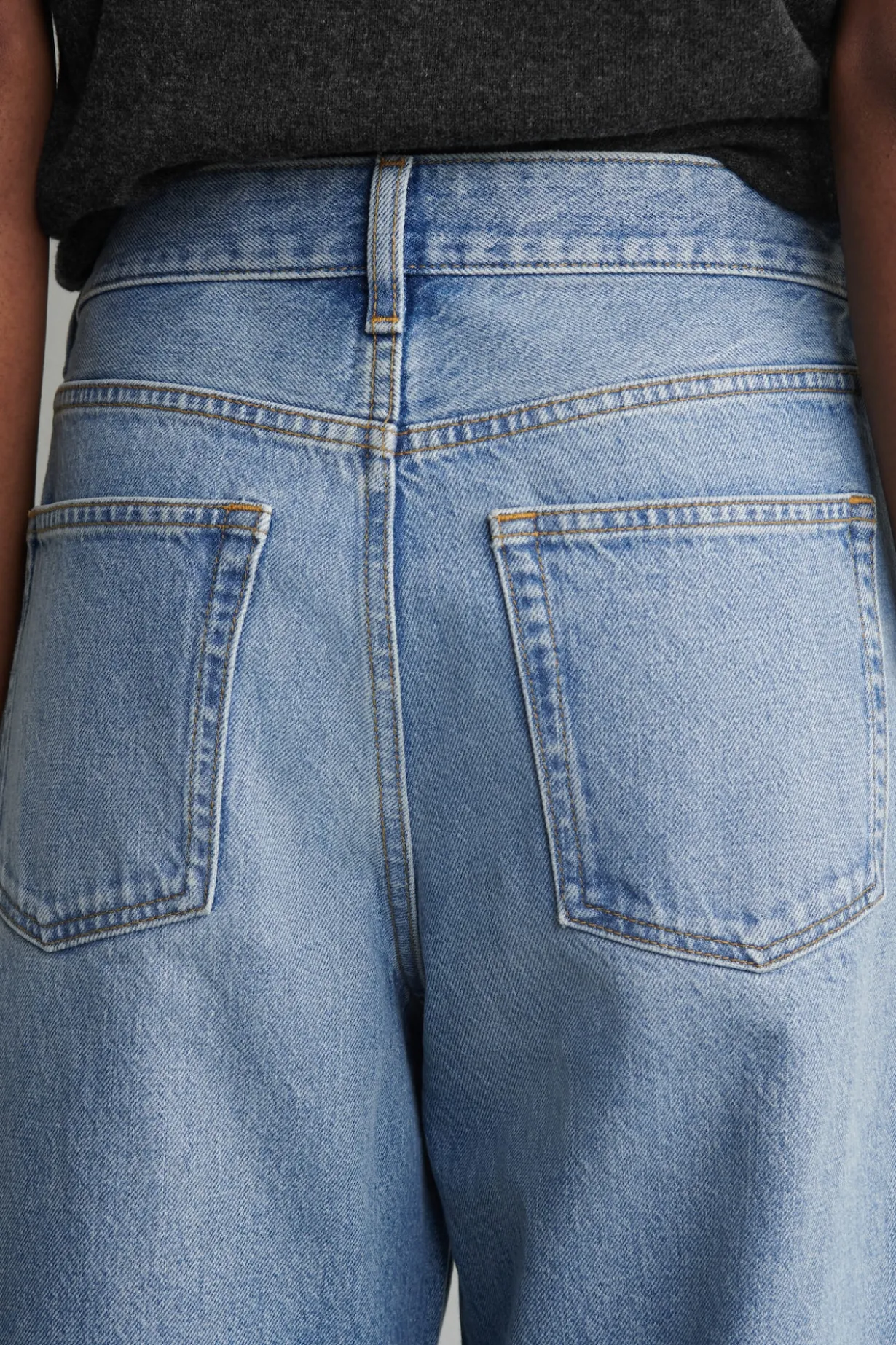 ARCH TAPERED JEANS