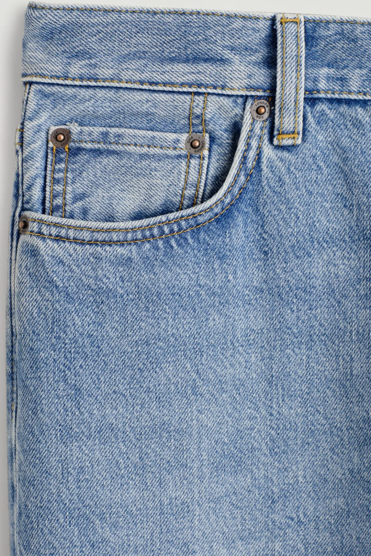 ARCH TAPERED JEANS