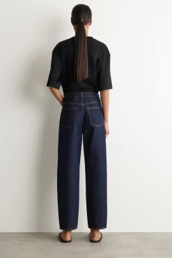 ARCH TAPERED JEANS