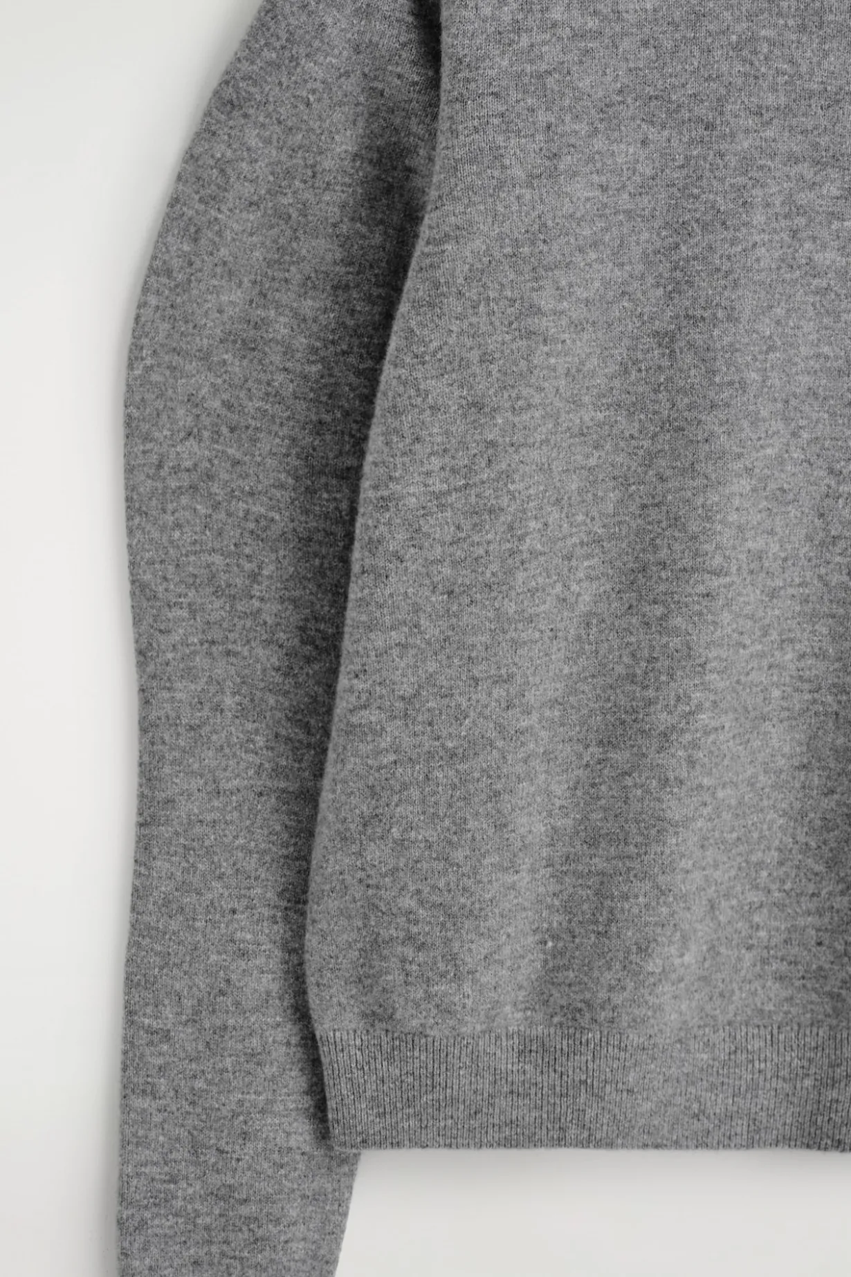 BALLOON-SLEEVE MERINO WOOL SWEATER
