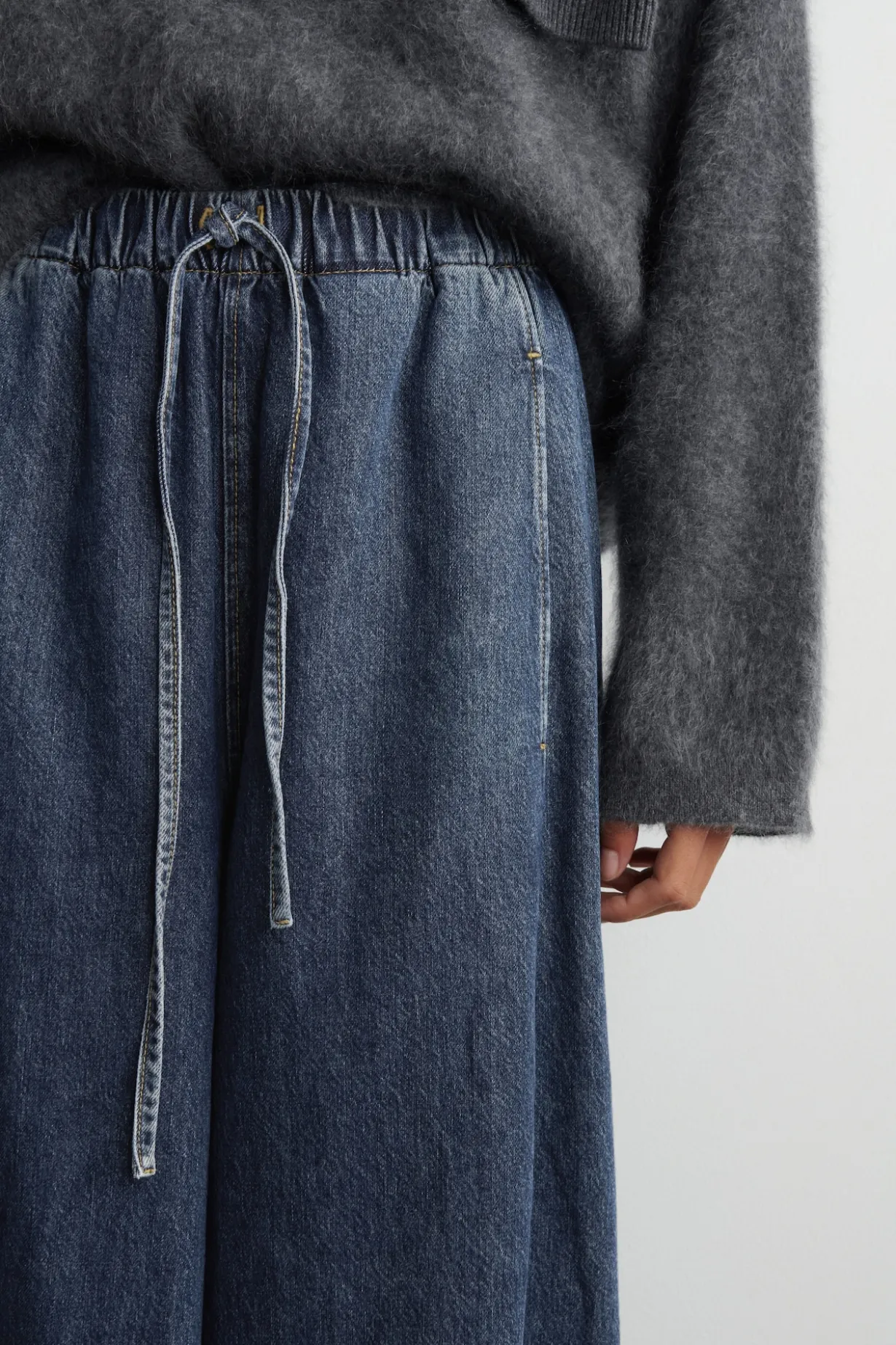 BARREL-LEG DENIM DRAWSTRING PANTS