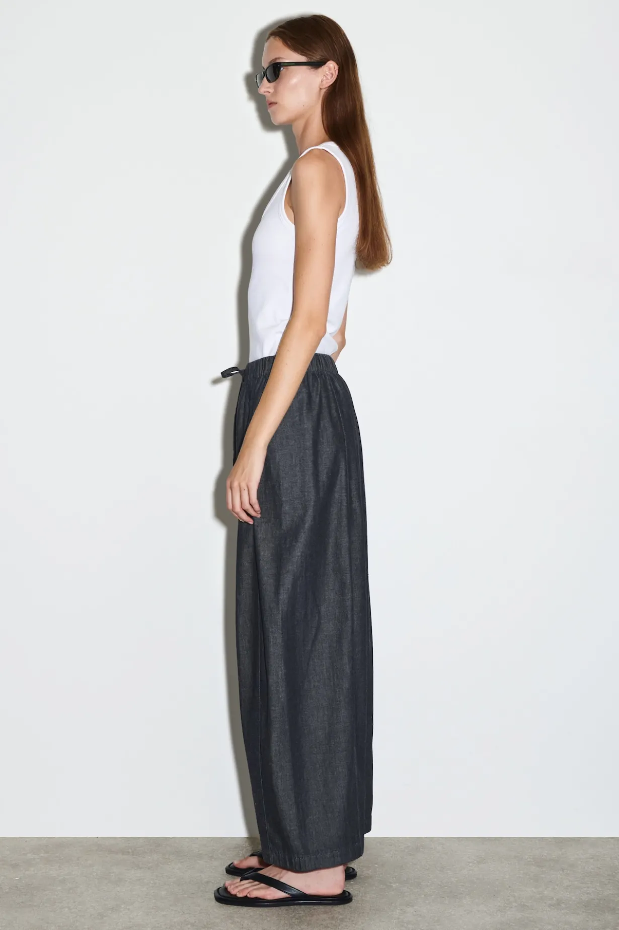 BARREL-LEG DENIM DRAWSTRING PANTS