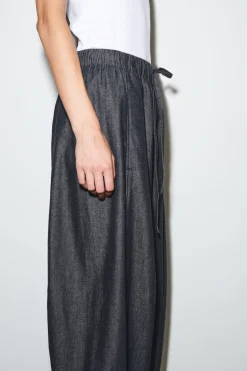 BARREL-LEG DENIM DRAWSTRING PANTS