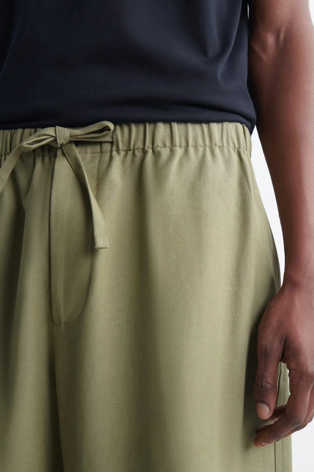BARREL-LEG DRAWSTRING PANTS