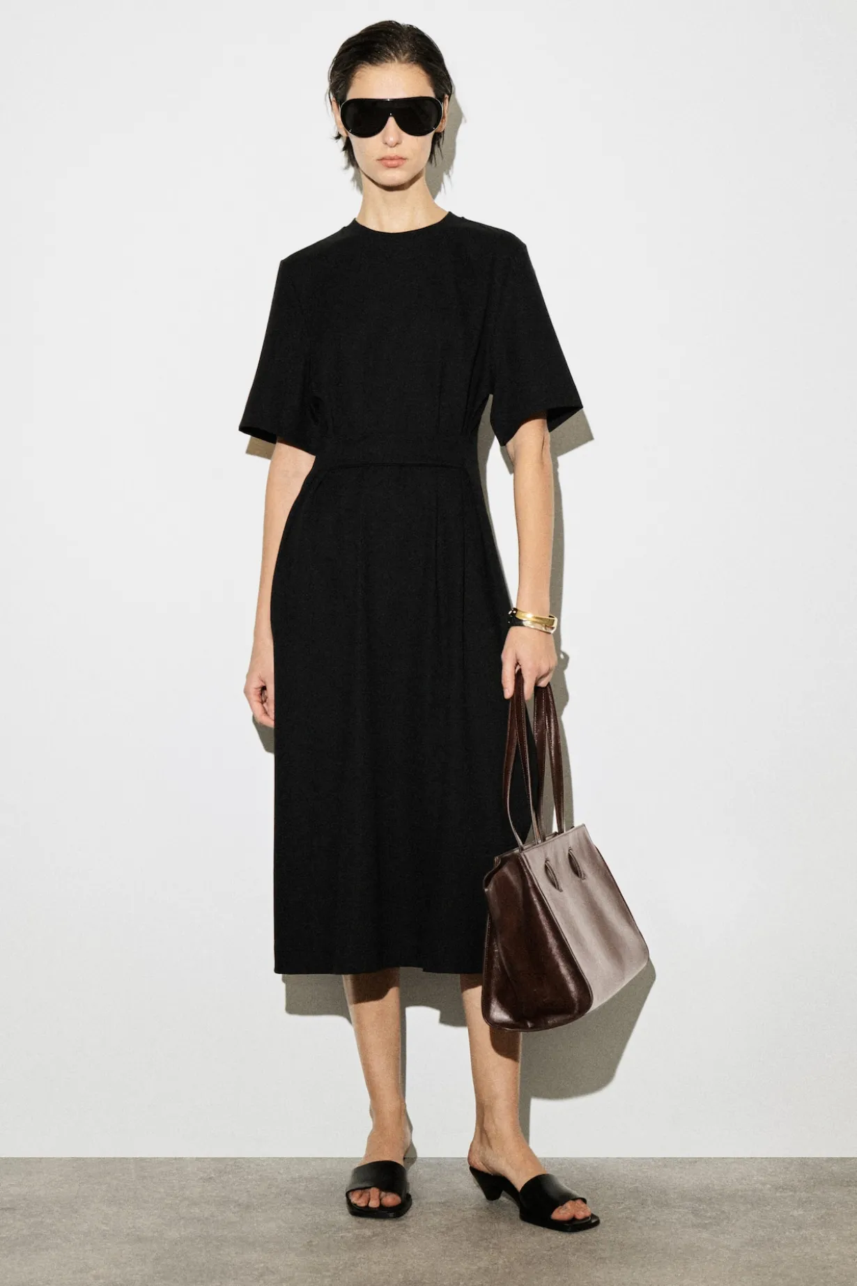 BELT-DETAIL MIDI T-SHIRT DRESS