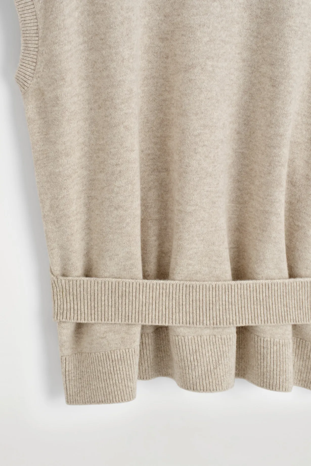 BELT-DETAIL MOCK-NECK WOOL VEST
