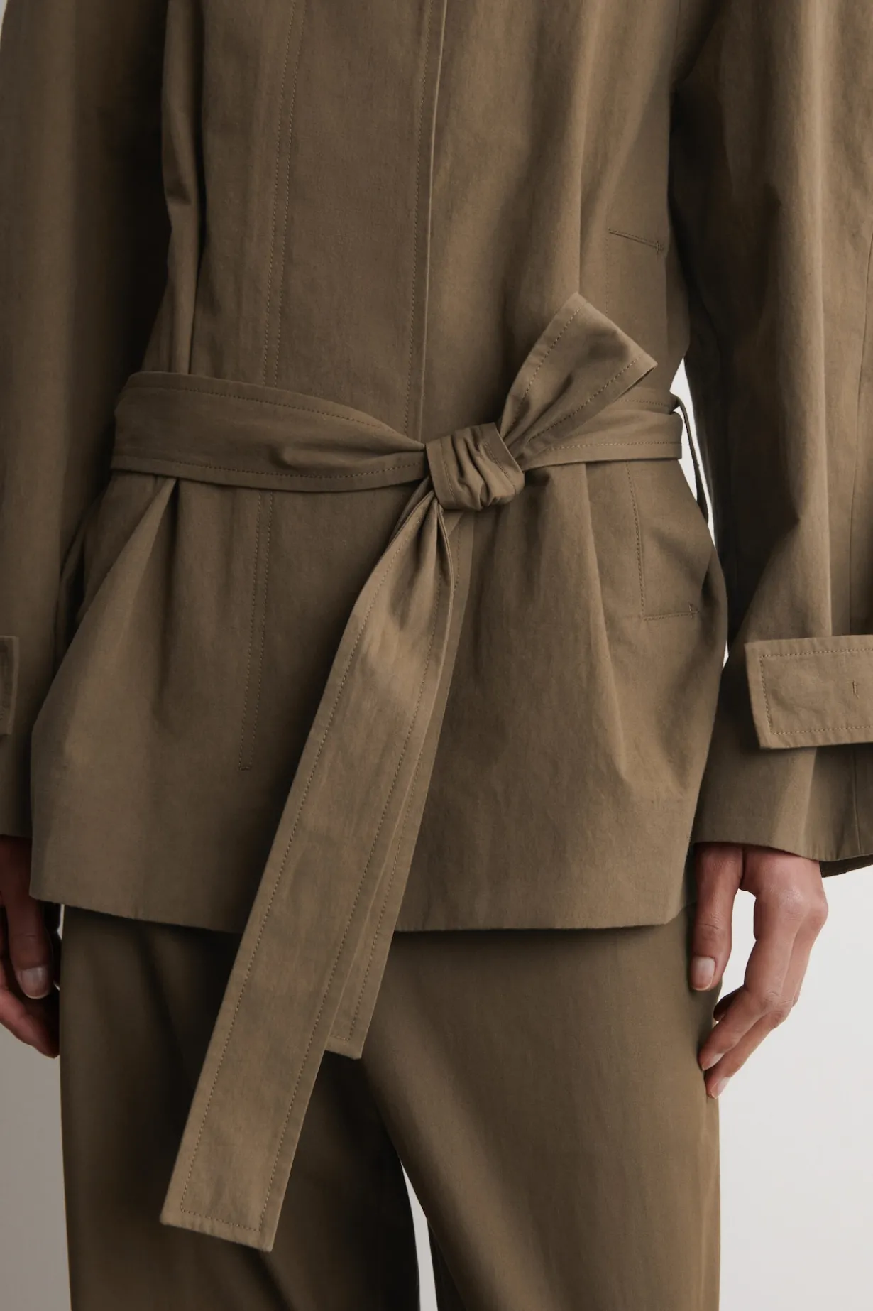BELTED COTTON SHORT TRENCH COAT