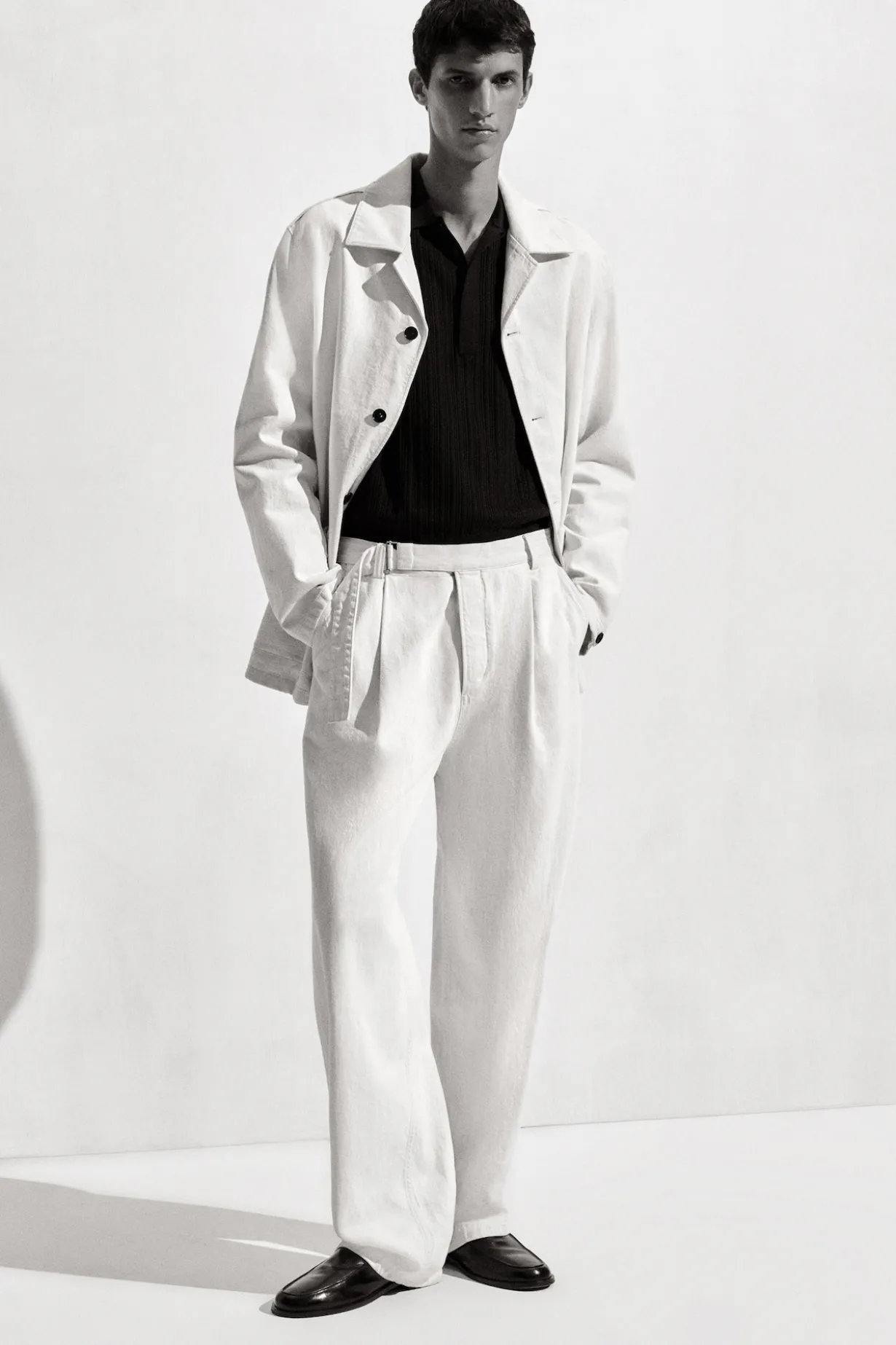 BELTED DENIM RELAXED-FIT BARREL-LEG PANTS