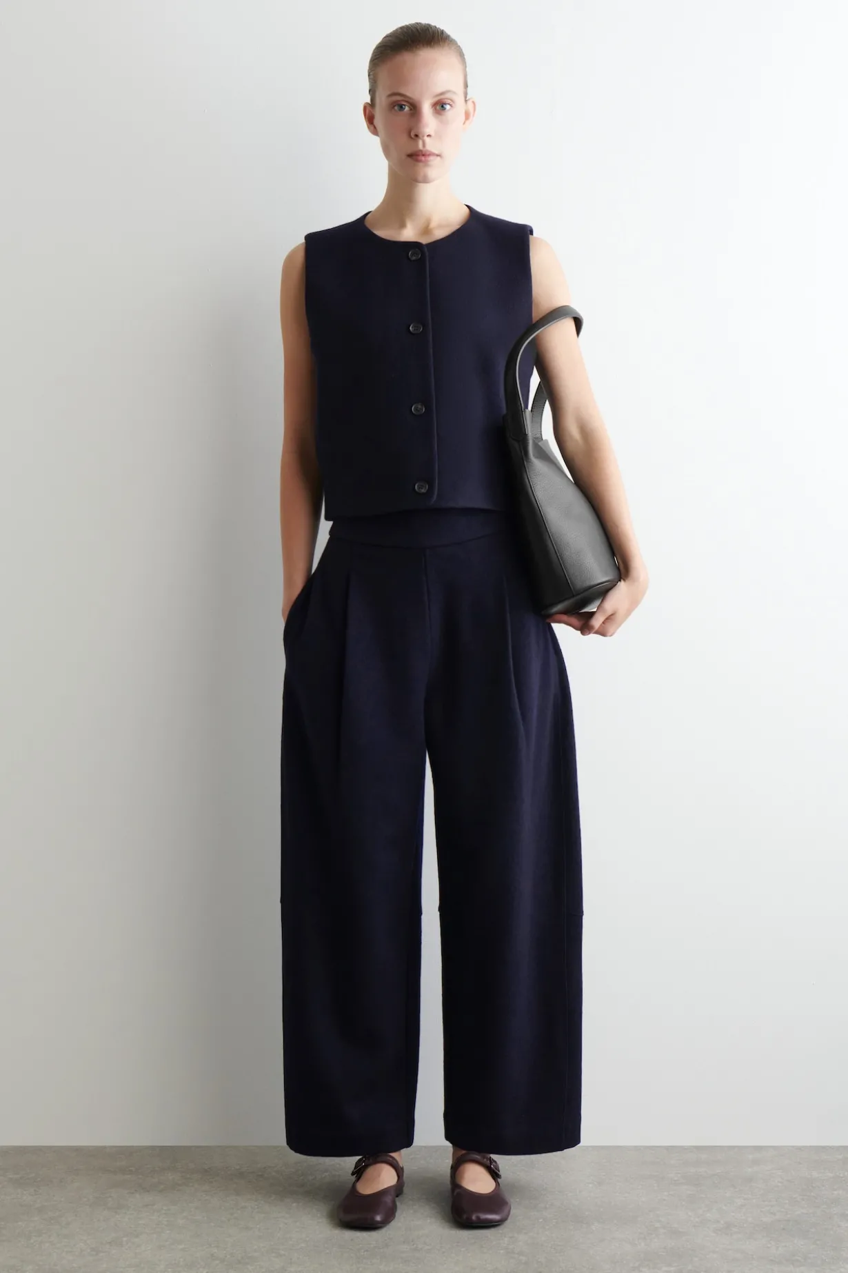 BOILED-WOOL BARREL-LEG PANTS
