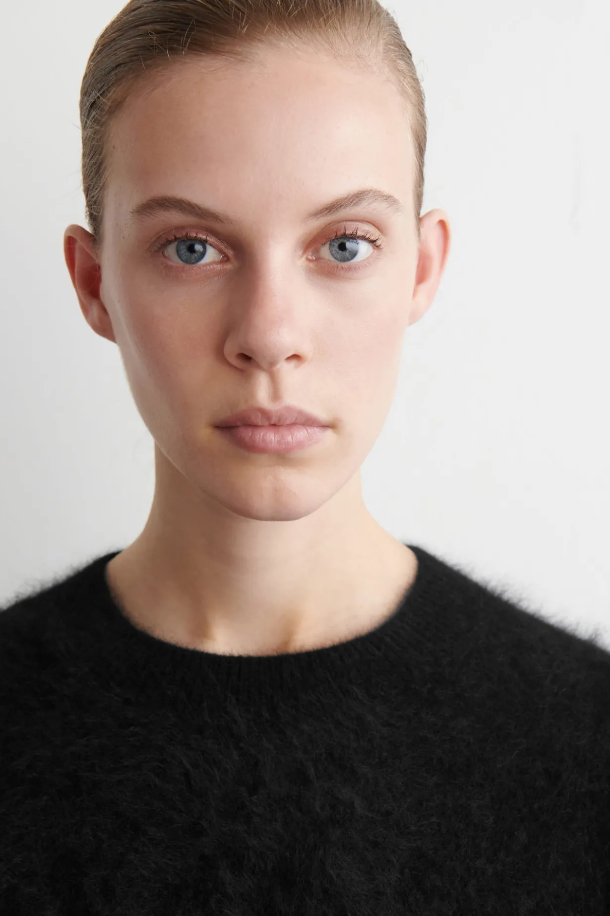 BRUSHED-CASHMERE CREW-NECK SWEATER