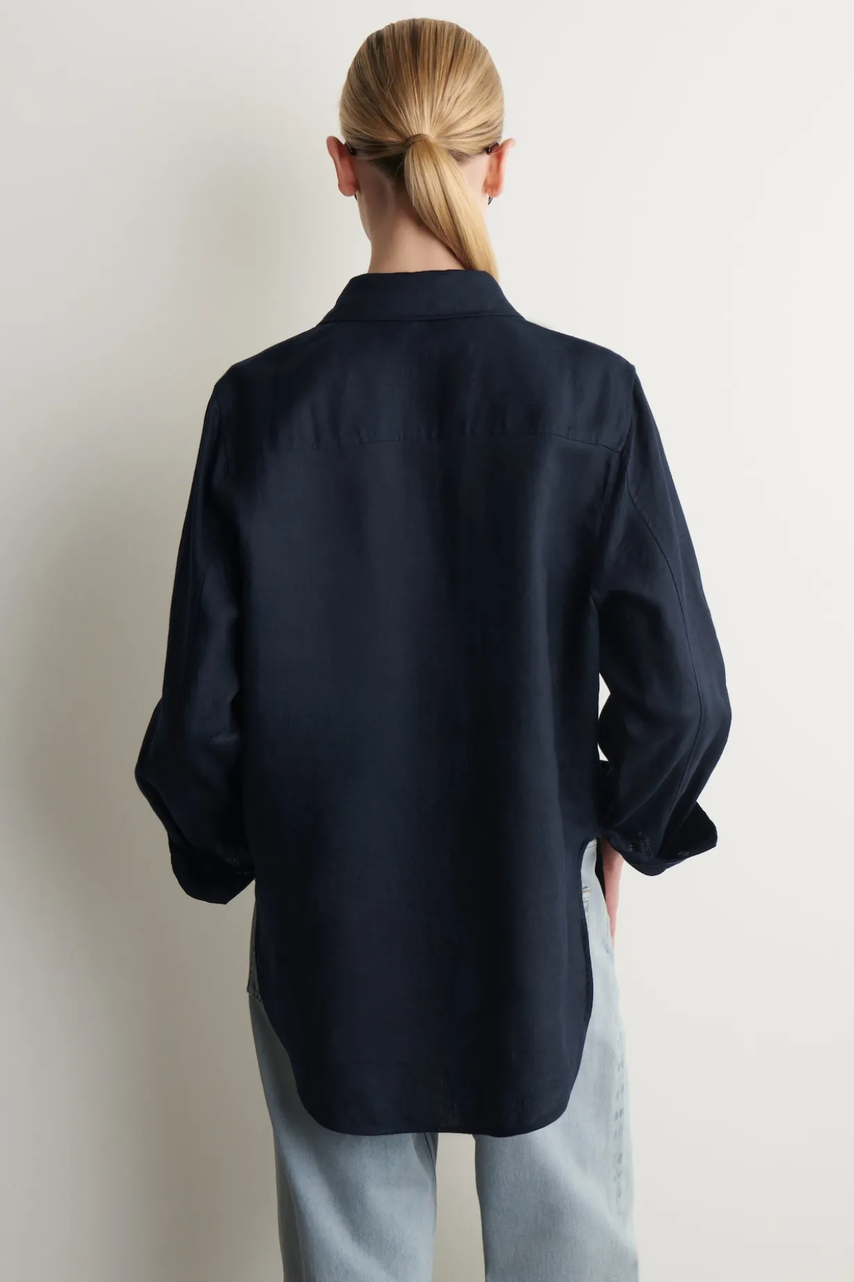 BUTTON-DOWN COLLAR LINEN SHIRT