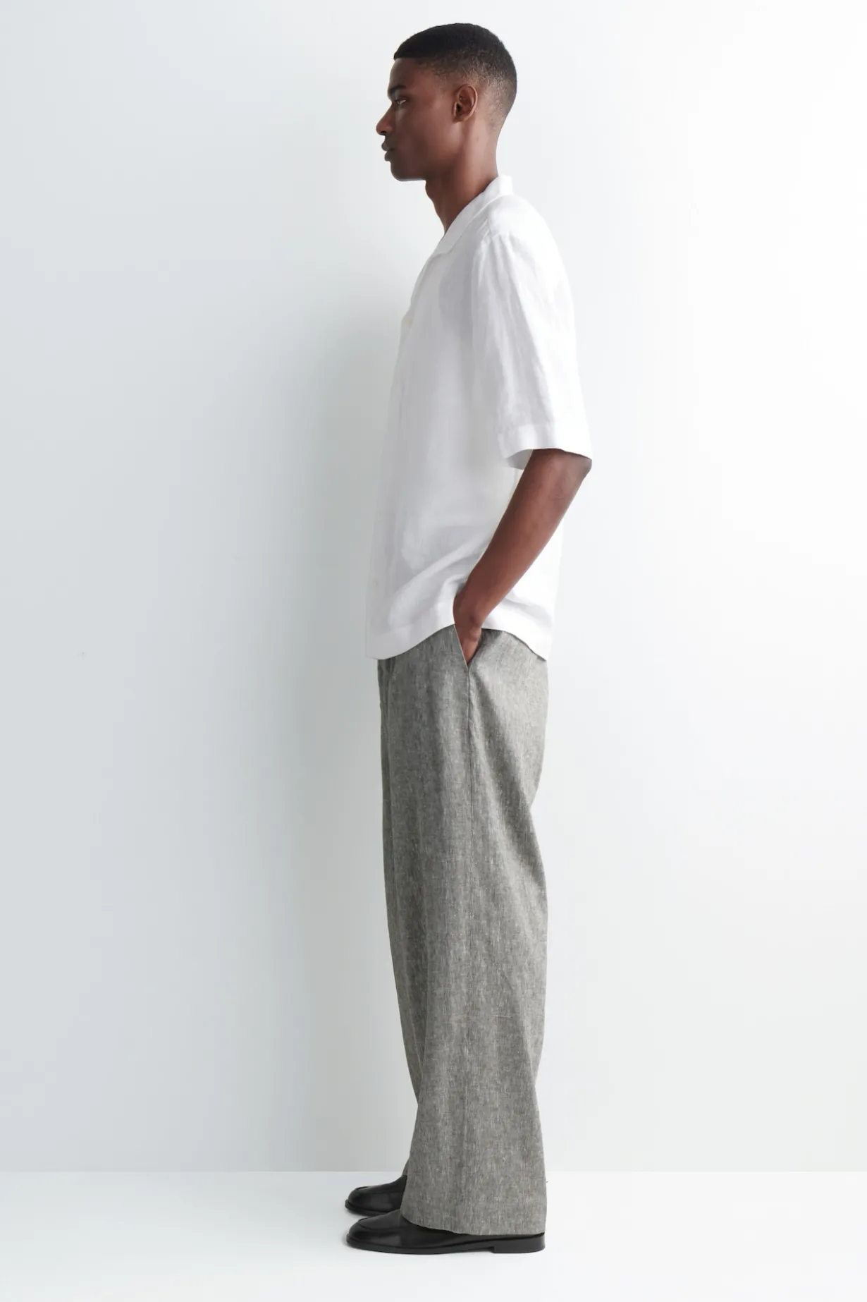 CAMP-COLLAR SHORT-SLEEVED LINEN SHIRT