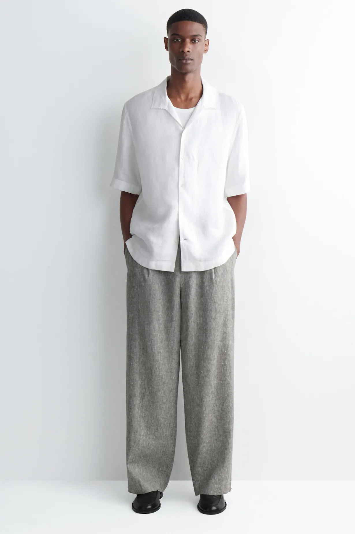 CAMP-COLLAR SHORT-SLEEVED LINEN SHIRT