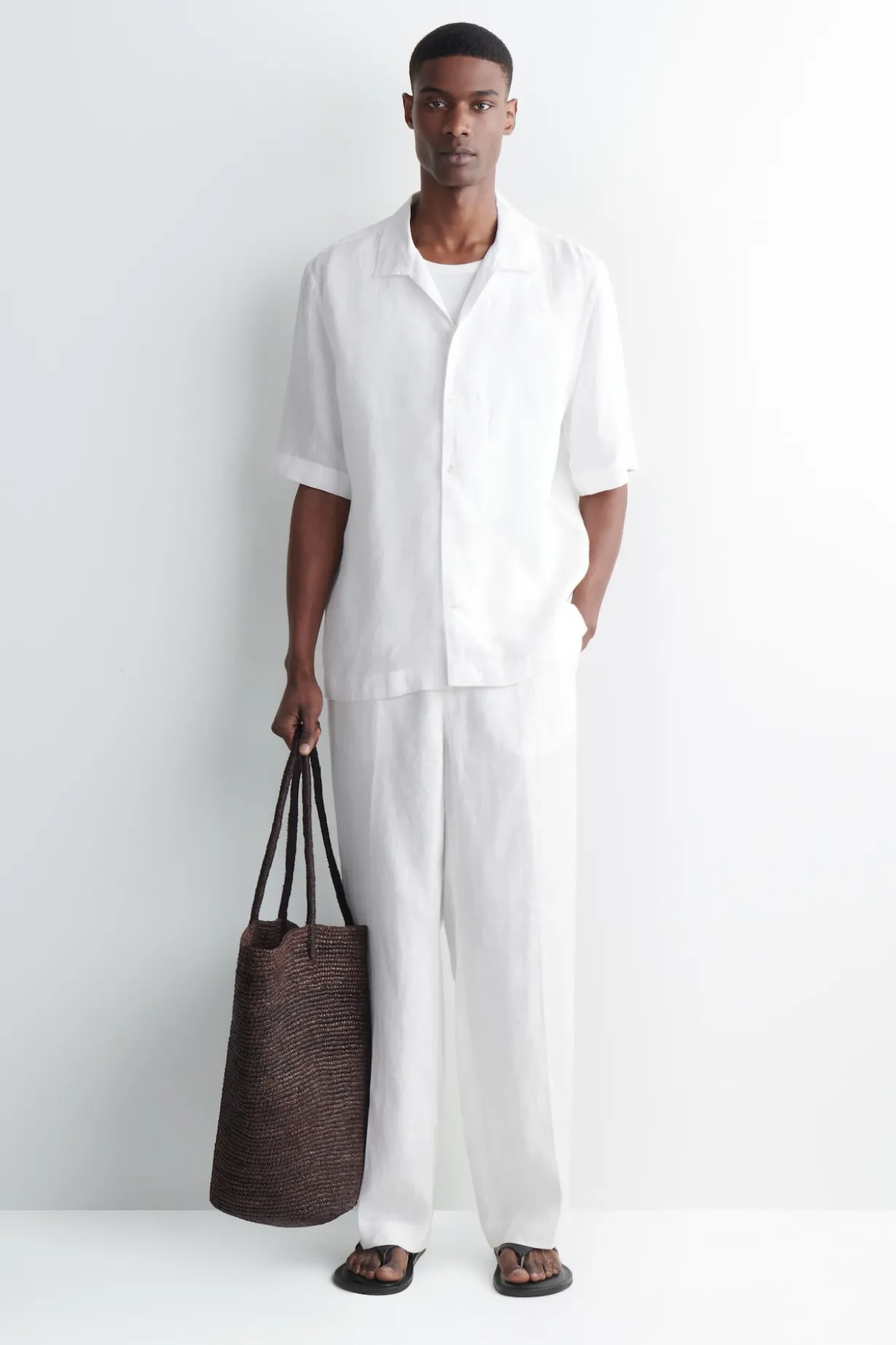CAMP-COLLAR SHORT-SLEEVED LINEN SHIRT