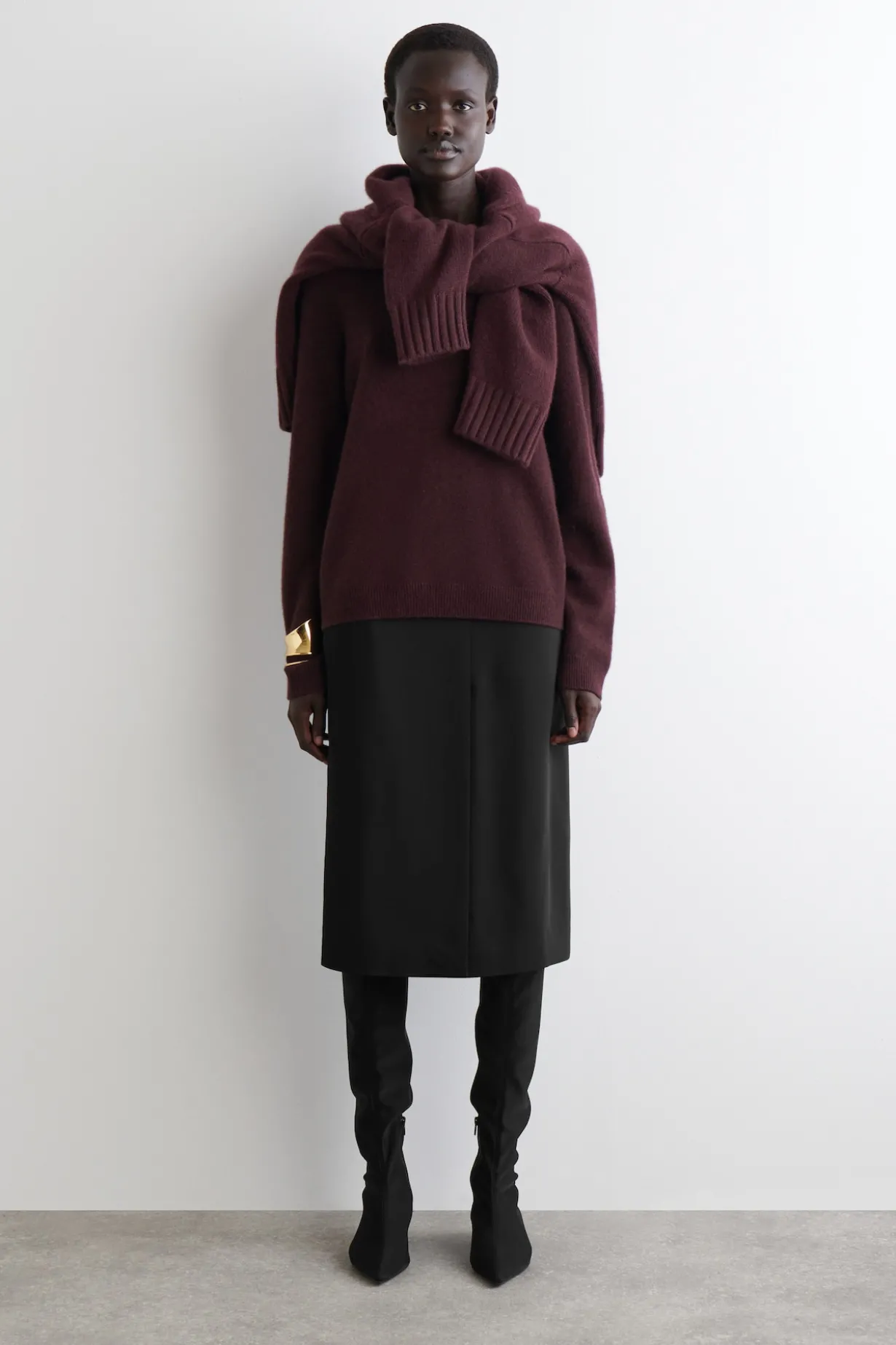 CASHMERE CREW-NECK SWEATER