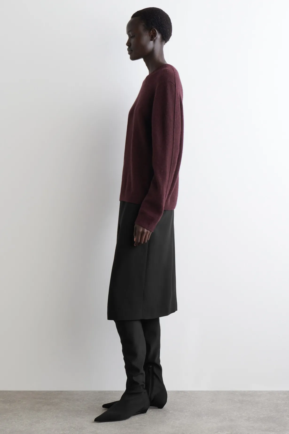 CASHMERE CREW-NECK SWEATER
