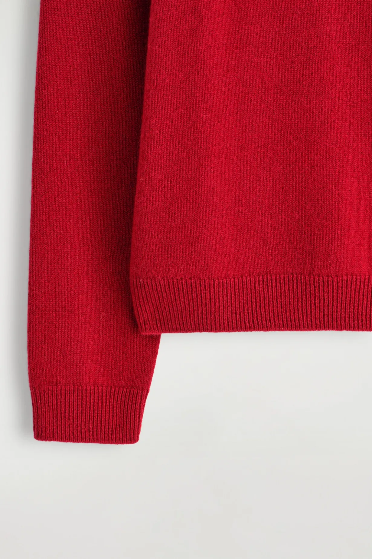 CASHMERE CREW-NECK SWEATER