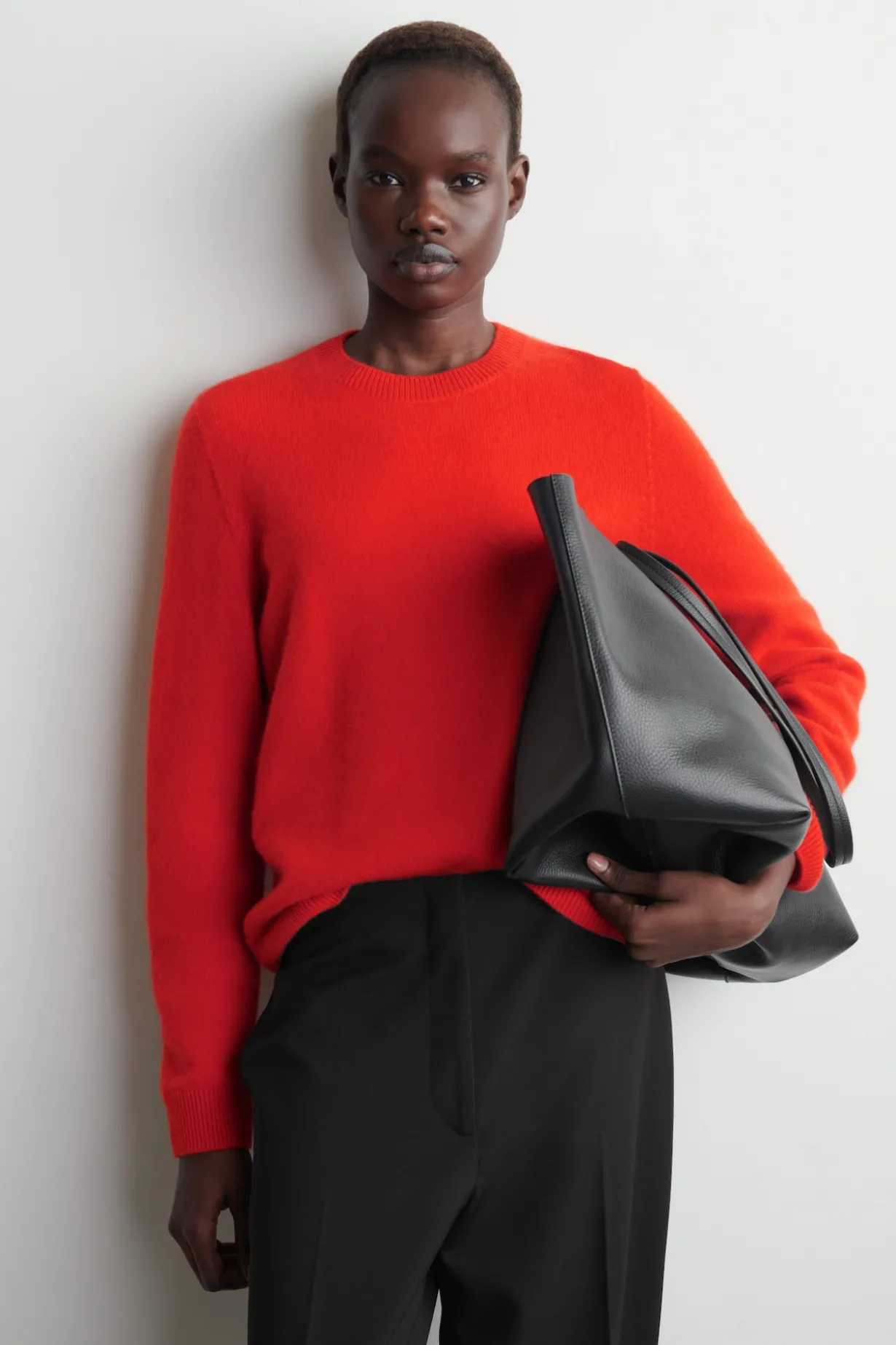 CASHMERE CREW-NECK SWEATER