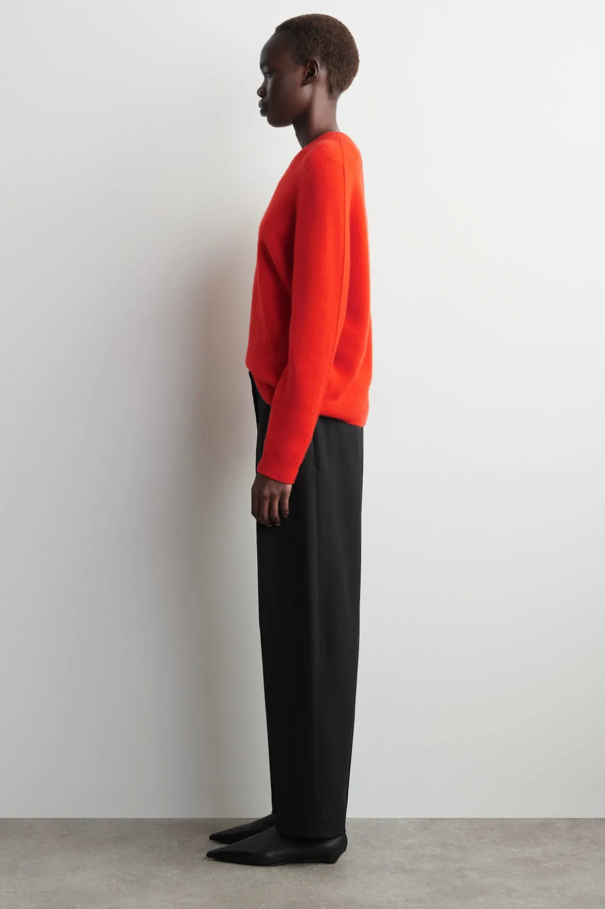 CASHMERE CREW-NECK SWEATER