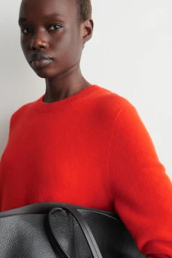 CASHMERE CREW-NECK SWEATER