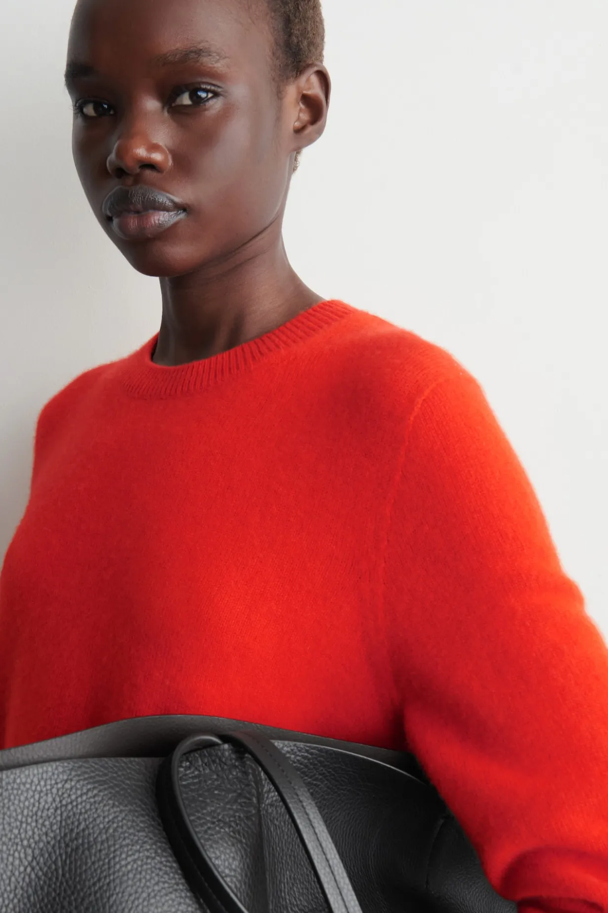 CASHMERE CREW-NECK SWEATER