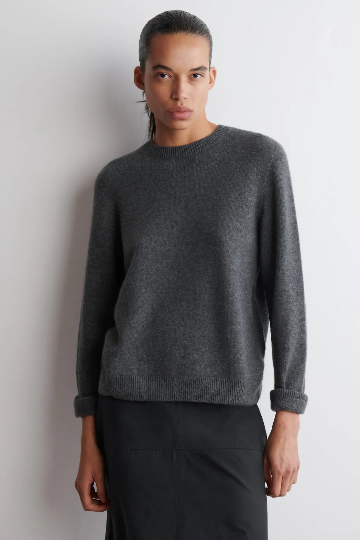 CASHMERE CREW-NECK SWEATER
