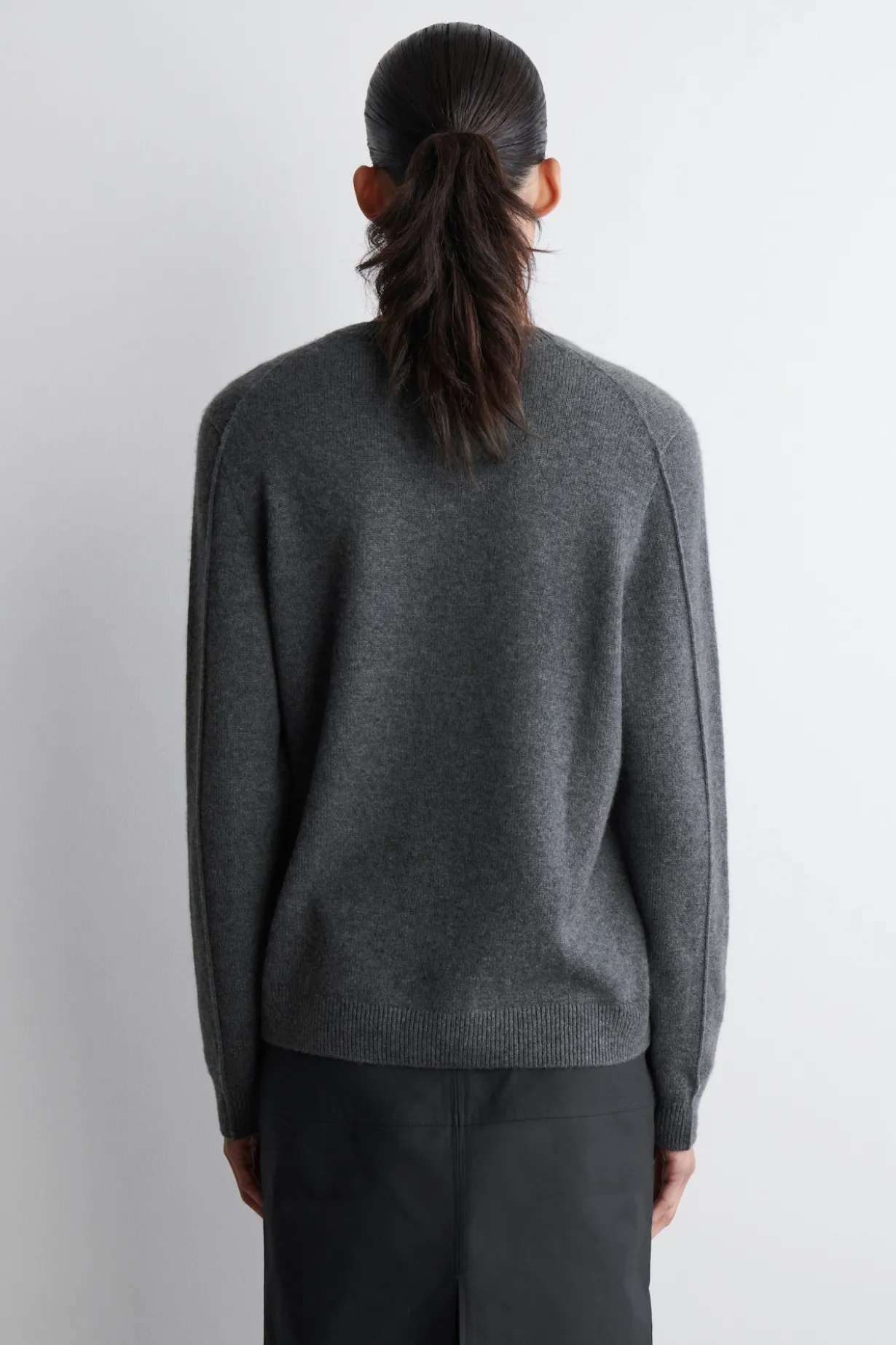CASHMERE CREW-NECK SWEATER