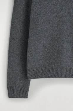 CASHMERE CREW-NECK SWEATER