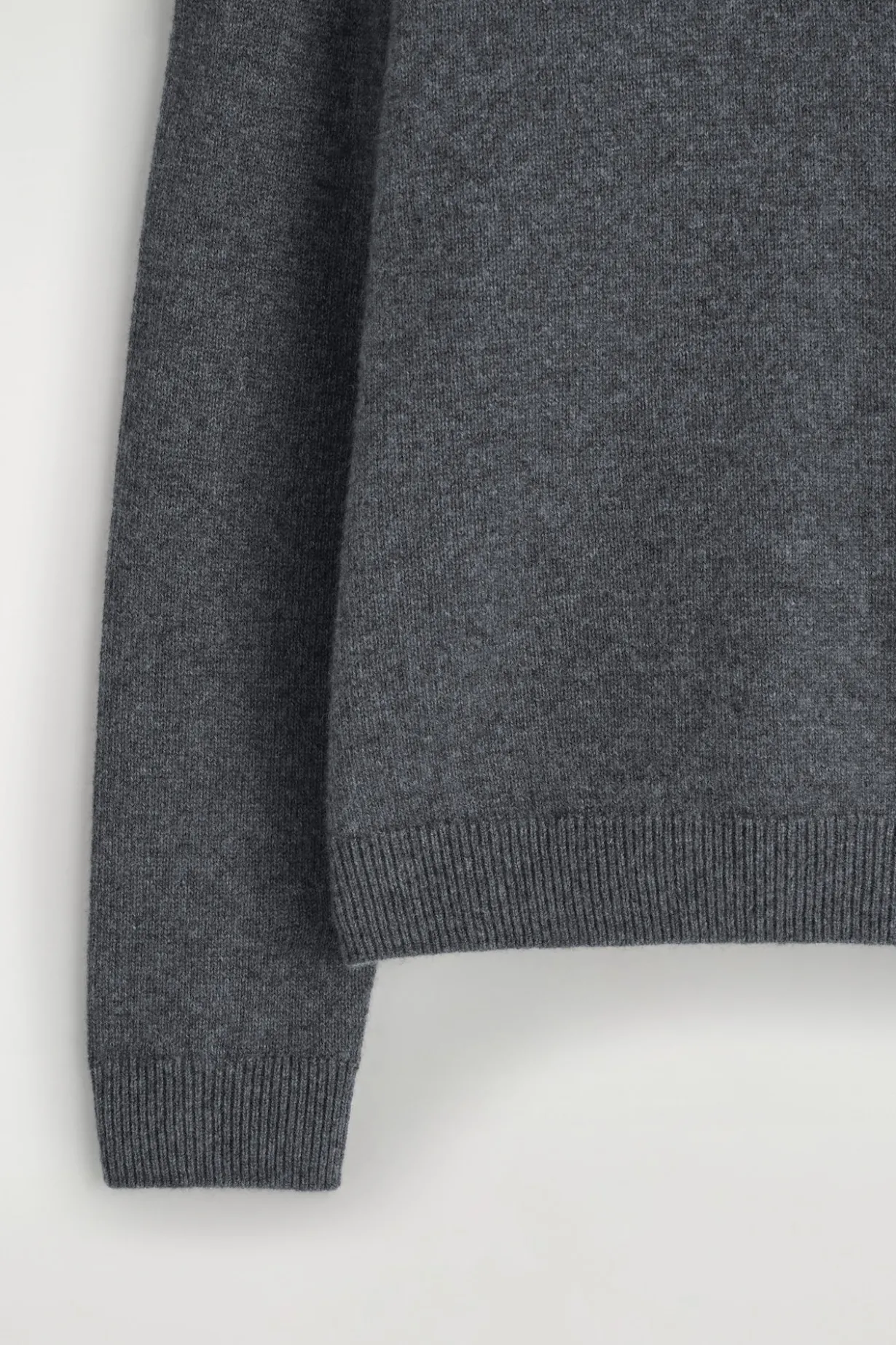 CASHMERE CREW-NECK SWEATER