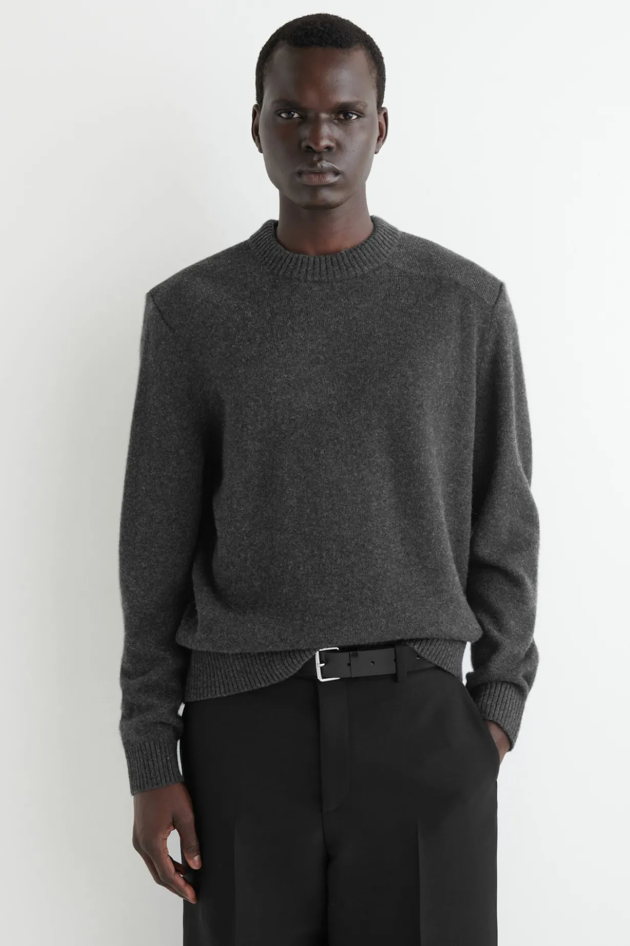 CASHMERE CREW-NECK SWEATER