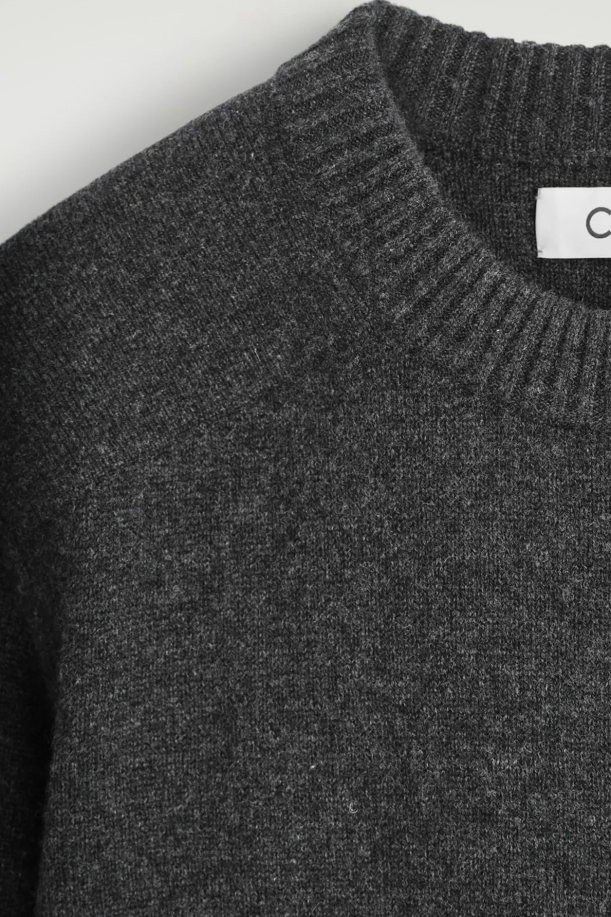 CASHMERE CREW-NECK SWEATER