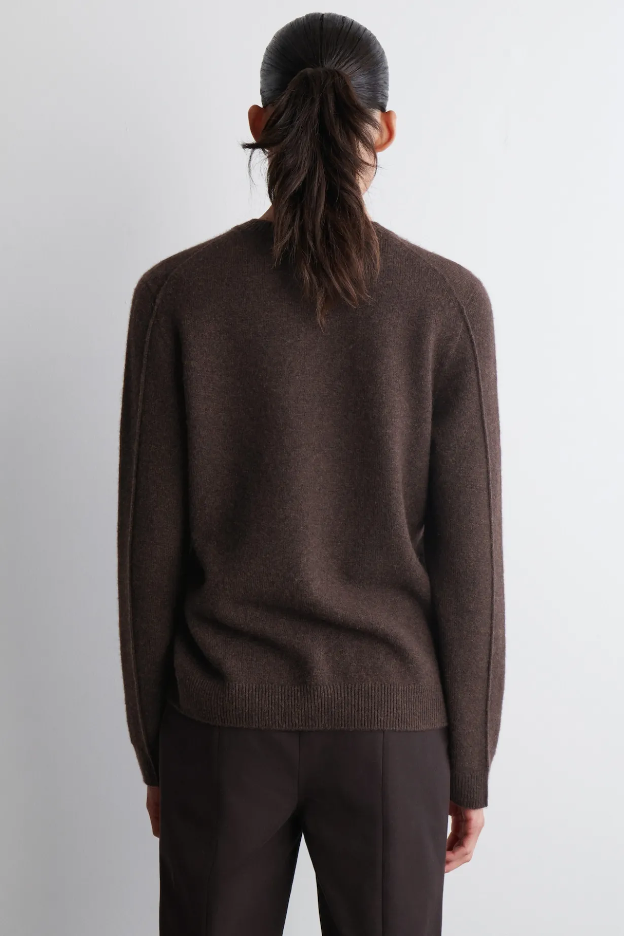 CASHMERE CREW-NECK SWEATER