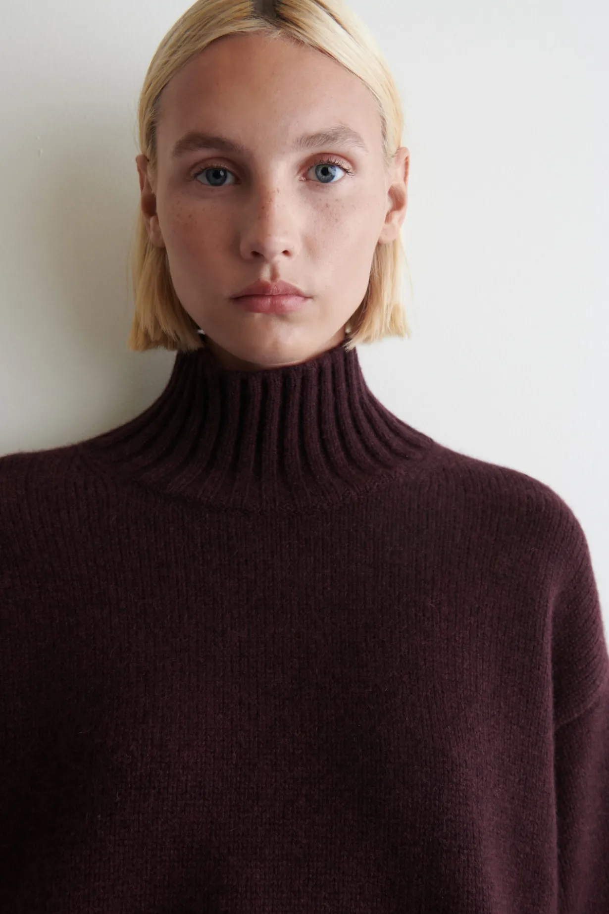 CASHMERE MOCK-NECK SWEATER