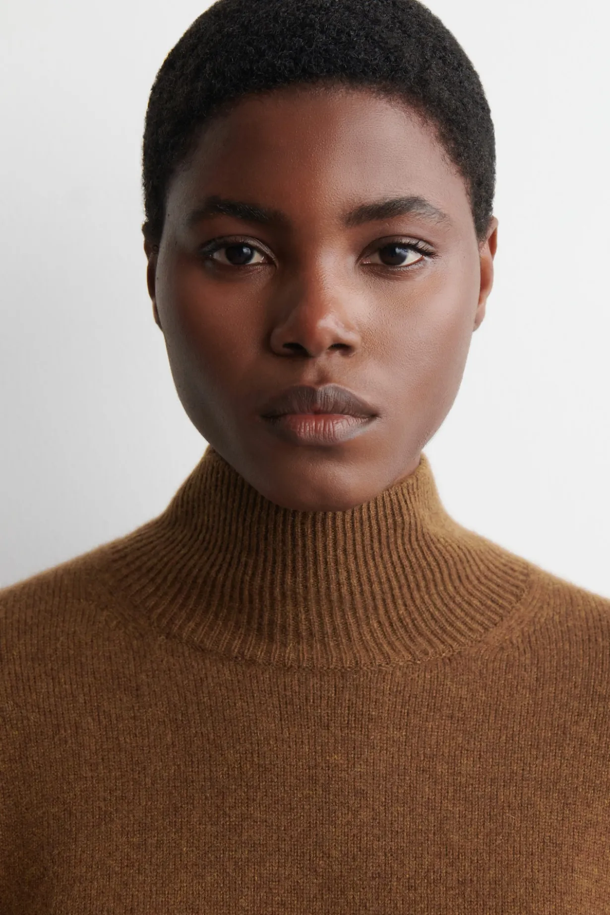 CASHMERE MOCK-NECK SWEATER