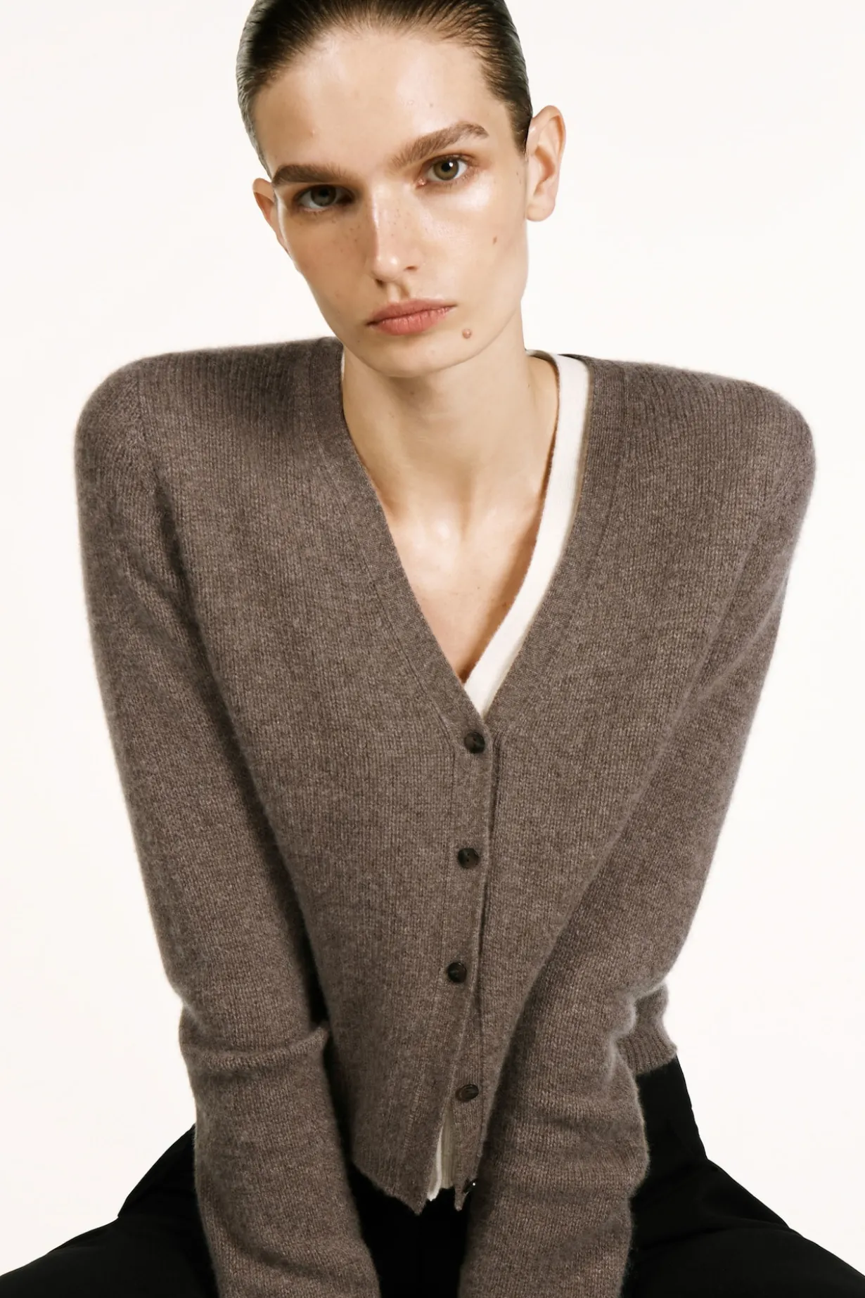 CASHMERE V-NECK CARDIGAN