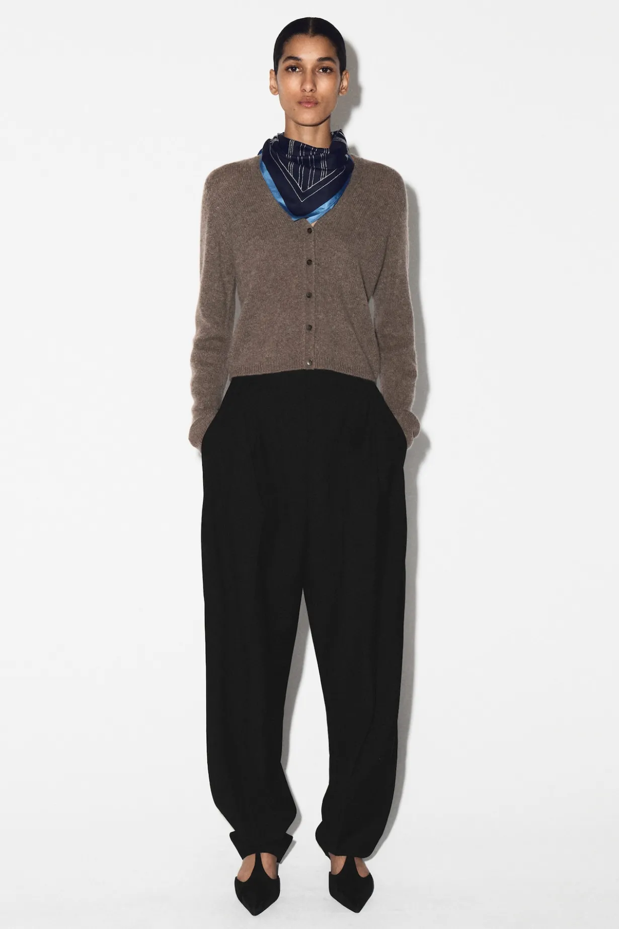 CASHMERE V-NECK CARDIGAN