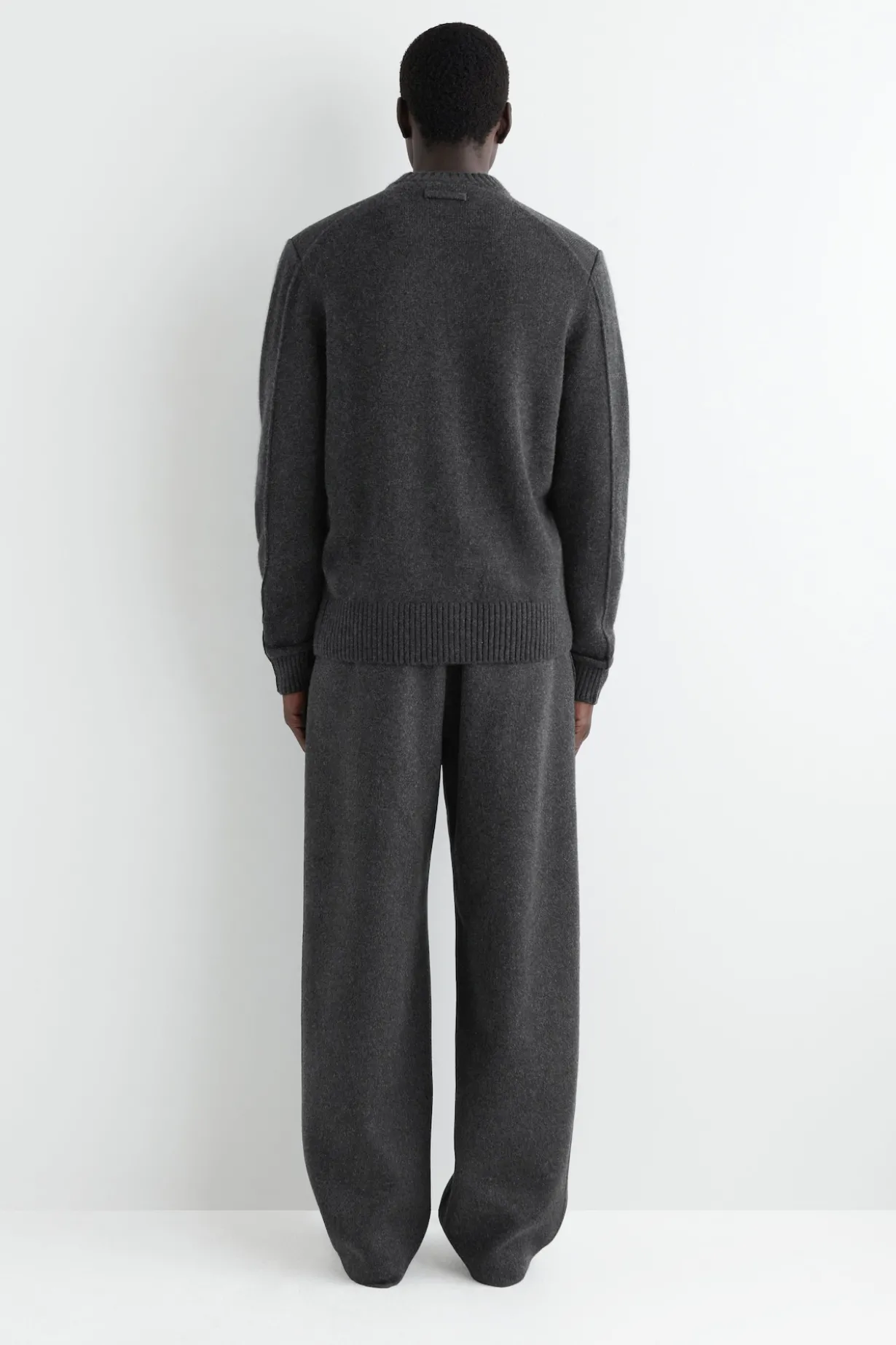 CASHMERE V-NECK CARDIGAN