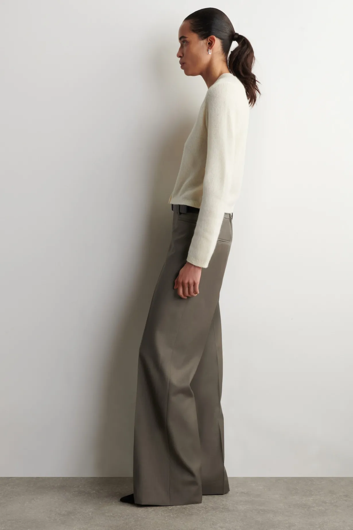CASHMERE V-NECK CARDIGAN
