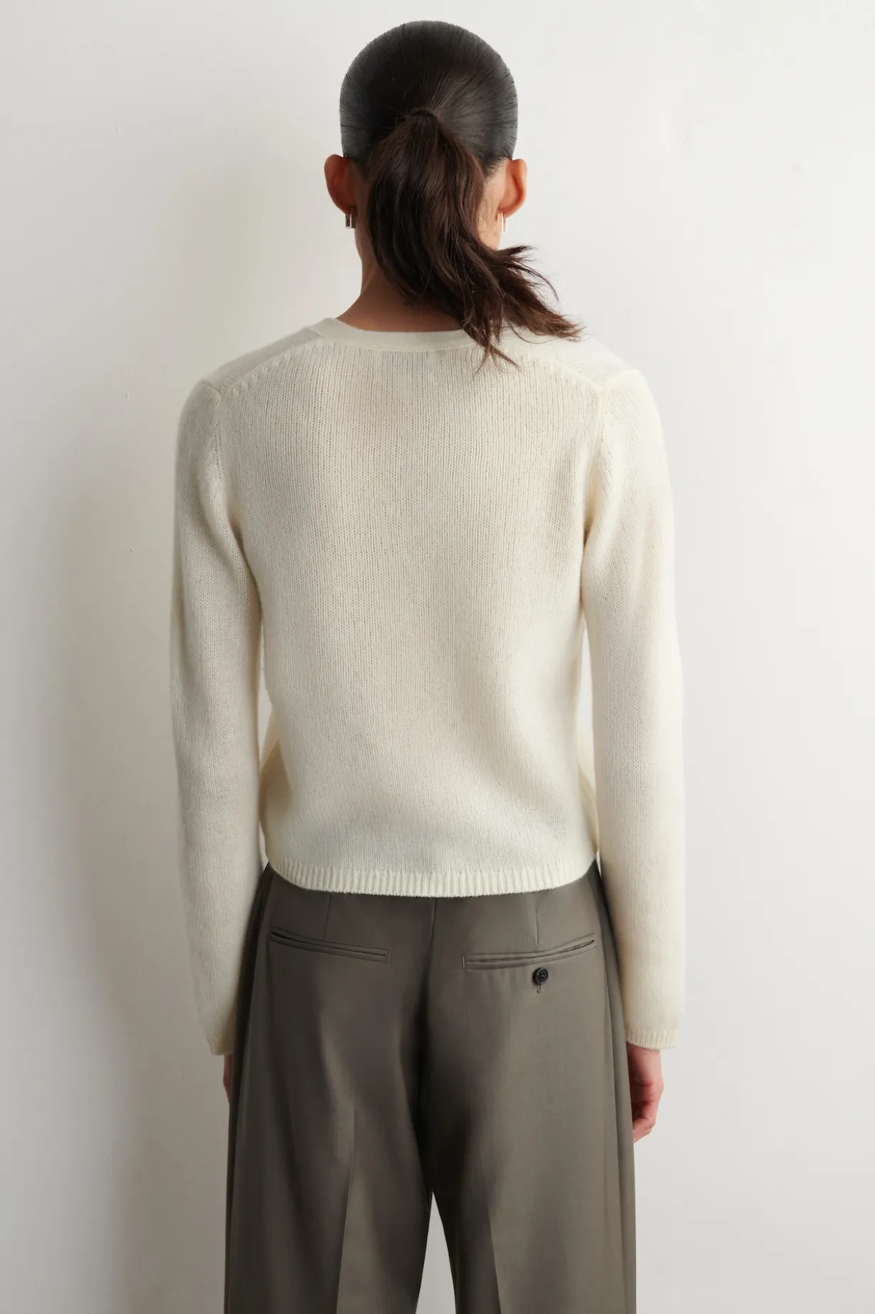 CASHMERE V-NECK CARDIGAN