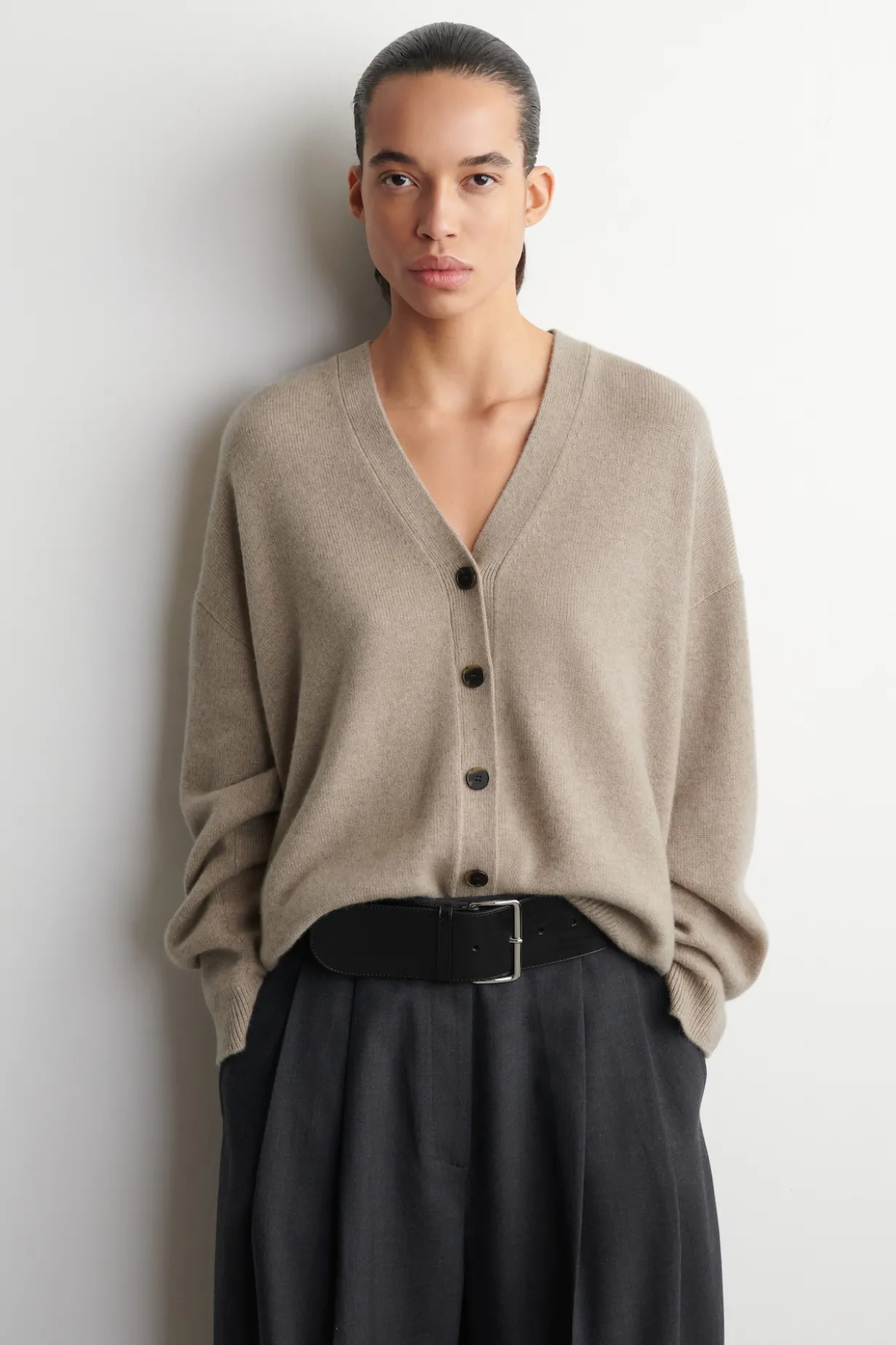 CASHMERE V-NECK CARDIGAN