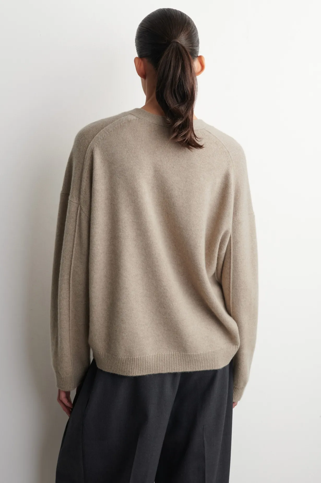 CASHMERE V-NECK CARDIGAN