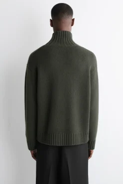 CHUNKY CASHMERE MOCK-NECK SWEATER
