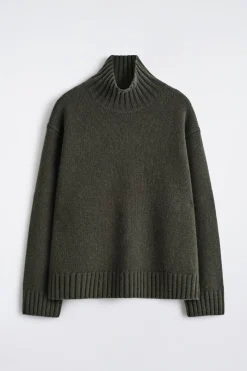 CHUNKY CASHMERE MOCK-NECK SWEATER