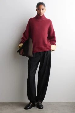CHUNKY CASHMERE MOCK-NECK SWEATER