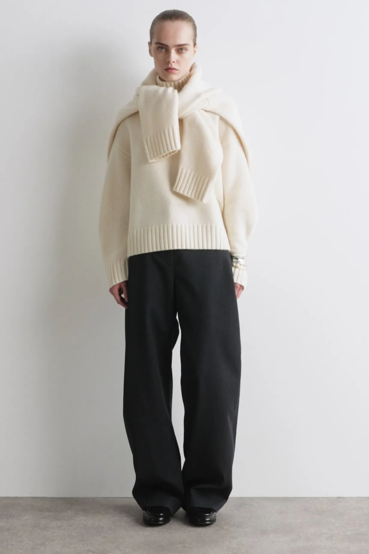 CHUNKY CASHMERE MOCK-NECK SWEATER