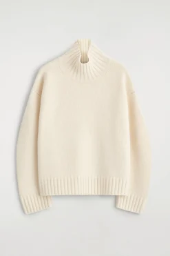 CHUNKY CASHMERE MOCK-NECK SWEATER